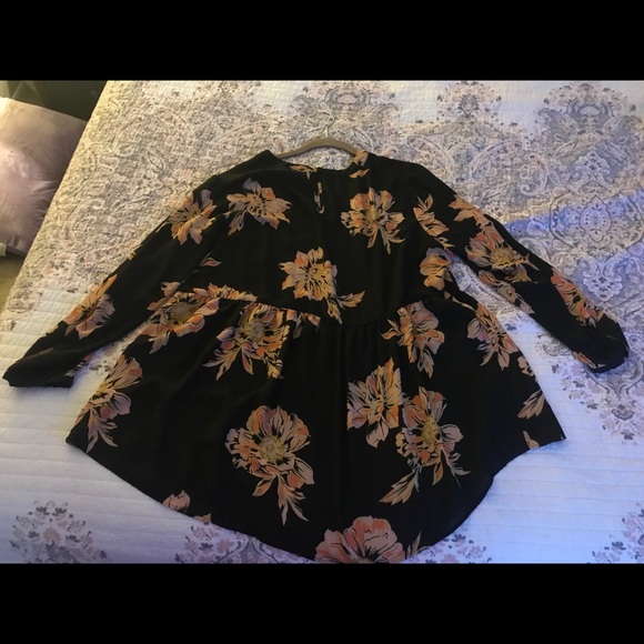 Black and floral long sleeve blouse - Picture 4 of 4